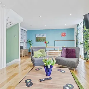  Apartment Pebble Mews House - By My Getaways - Parking For One Small Car United Kingdom